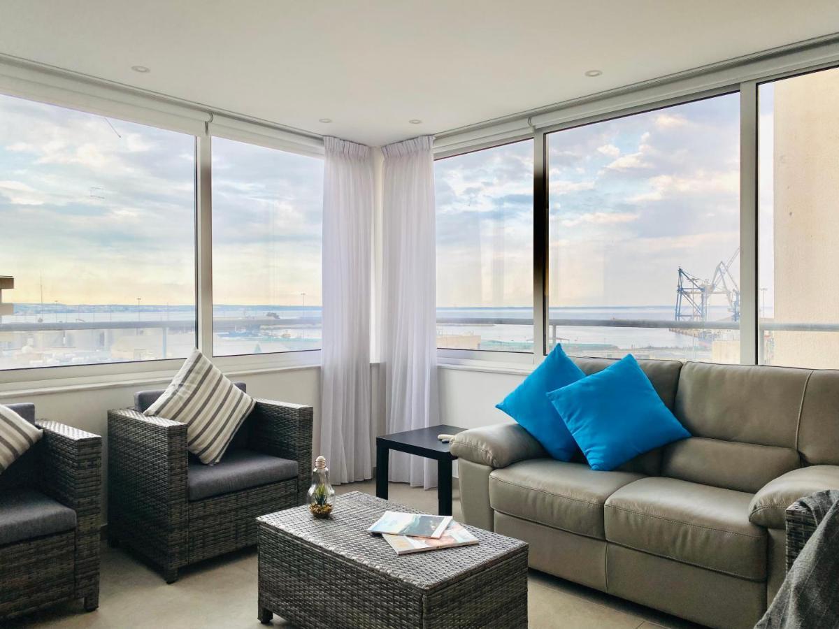ラルナカPanoramic Seaside Getaway, 2-Br Penthouseアパートメント エクステリア 写真